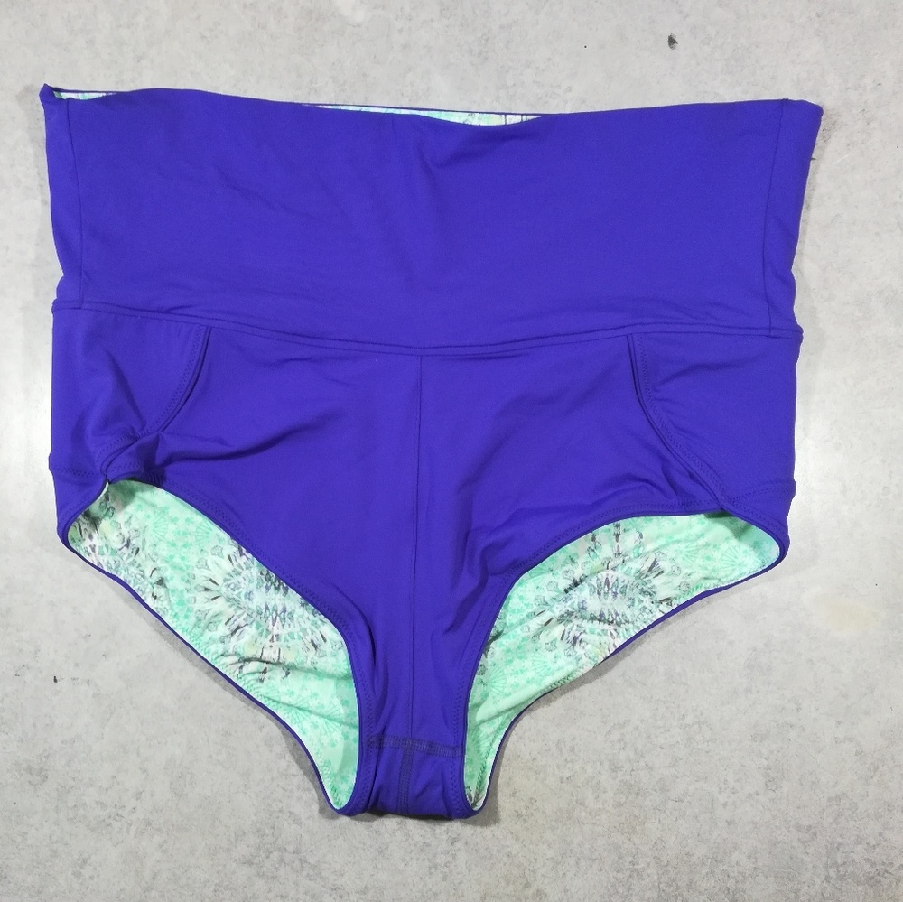 Swim bottoms or golf tennis bottoms